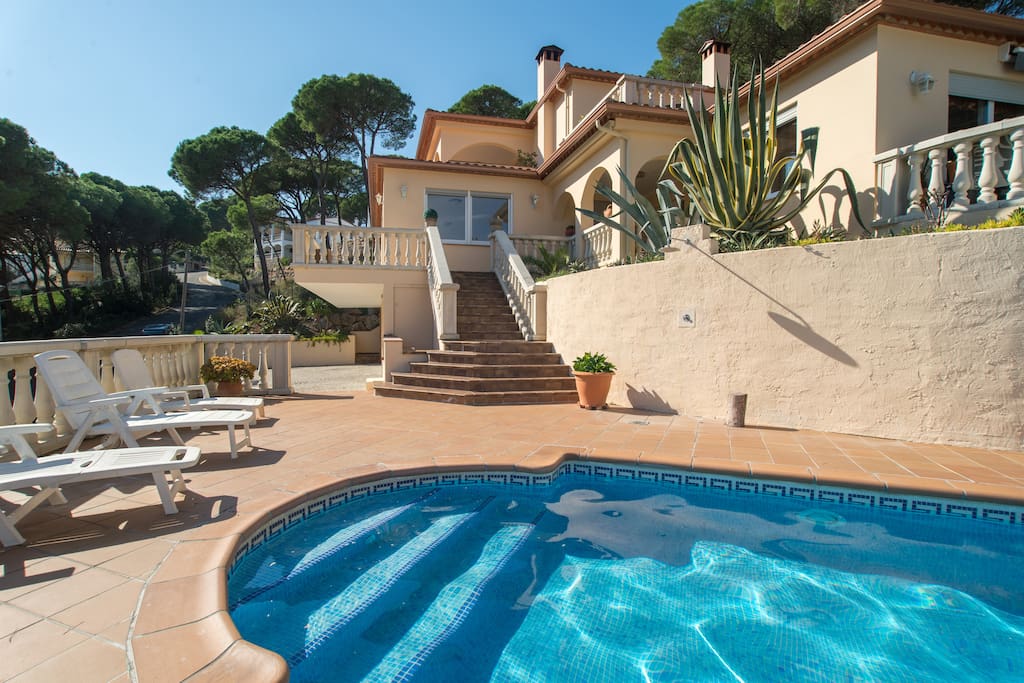 Private Pool.