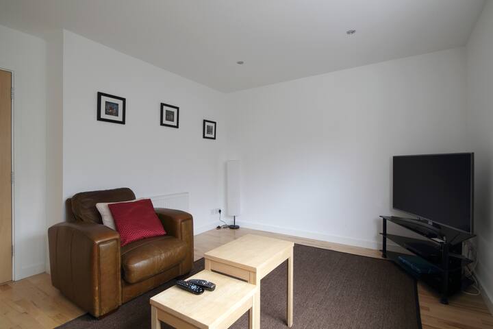 2 BR Apt Walking Distance to Centre & Haymarket gallery image 3