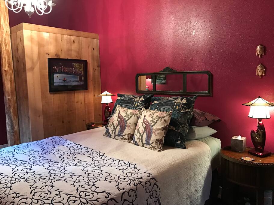 Lovingly appointed room furnishings