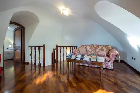 Top Airbnb: Ravello Villa with Sea View & Private Hot Tub a Ravello