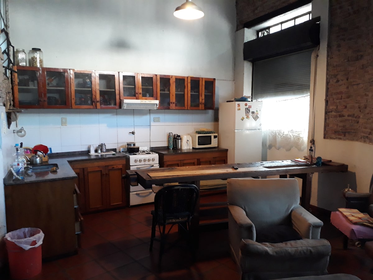 Habitación en casa compartida con baño privado en Chacarita