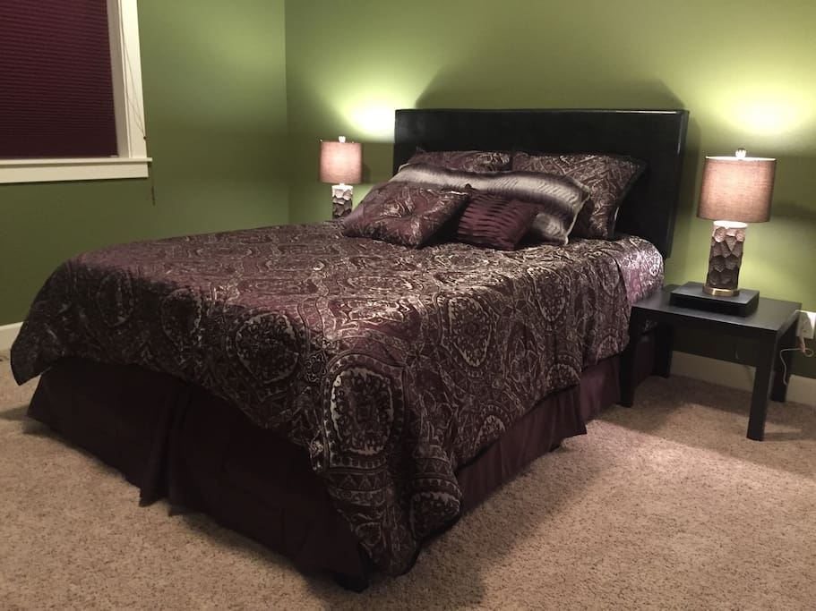 Spacious, cozy, clean and deluxe private bedroom