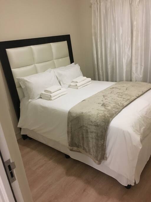 Bedroom .