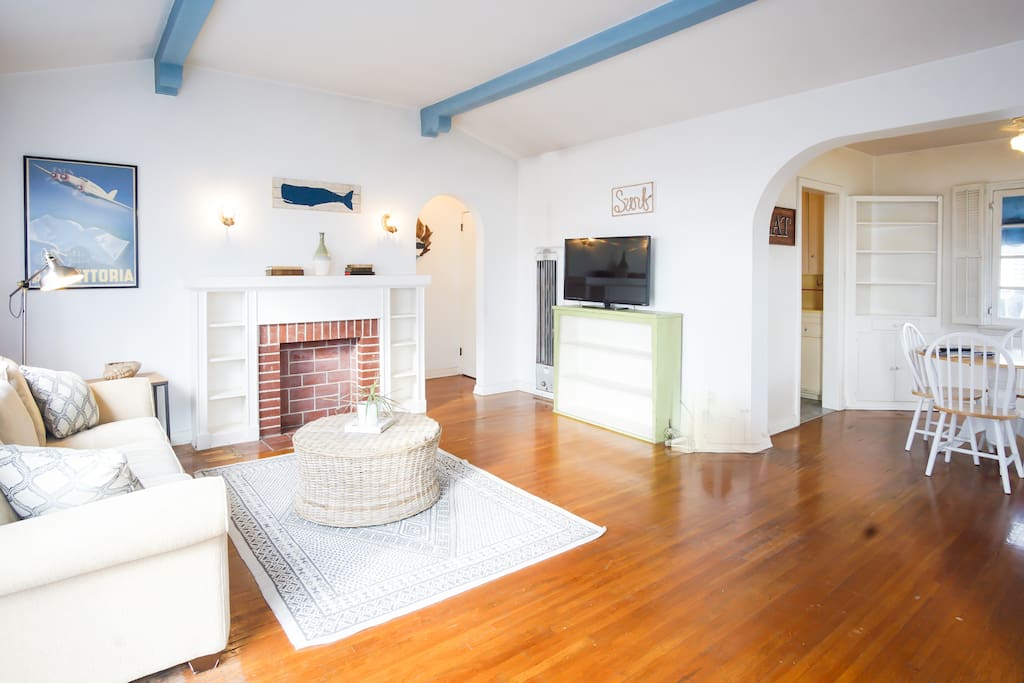 Living room with queen size pullout sofa