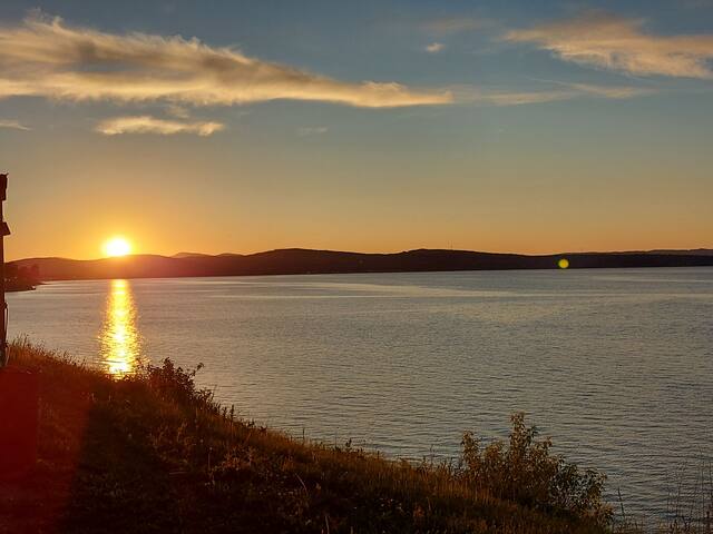 Heavenly wind and waves