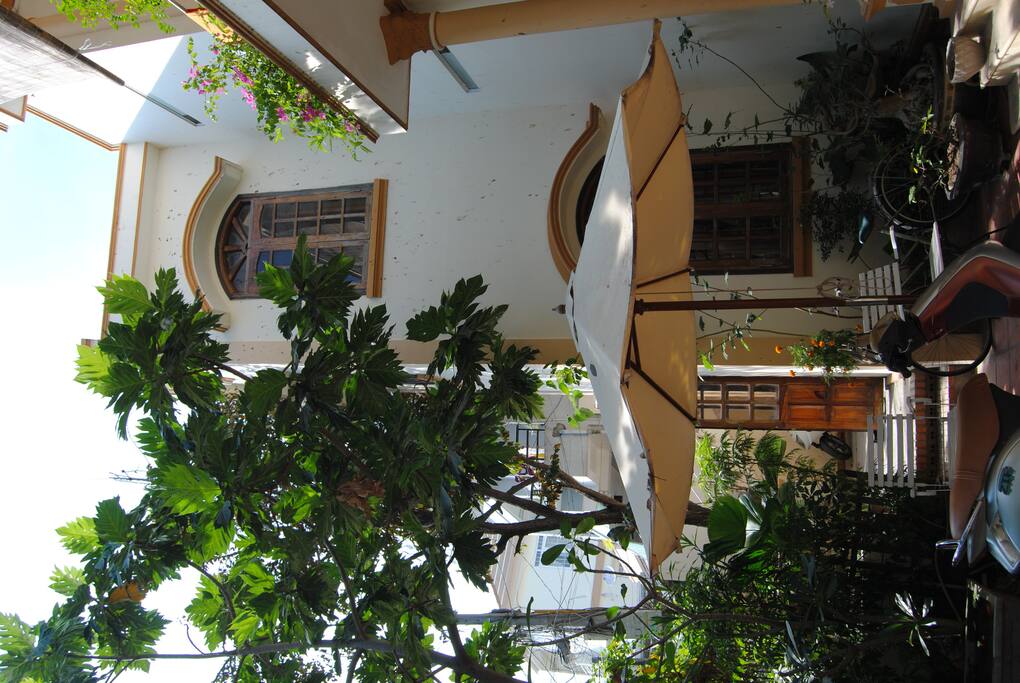 Moon house - West side
