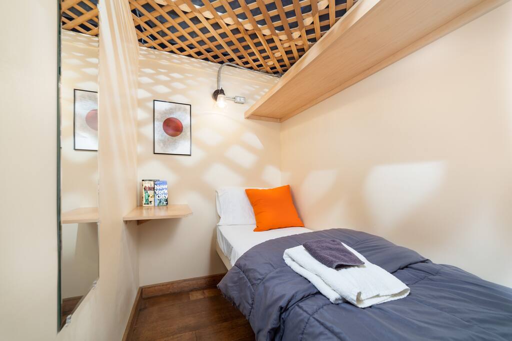 Sleeping cabin