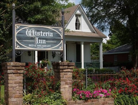 Wisteria Inn Bed and Breakfast