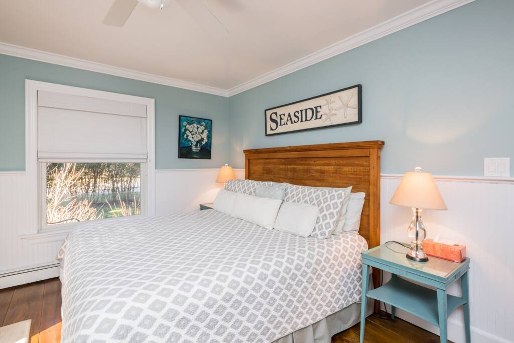 King size bed