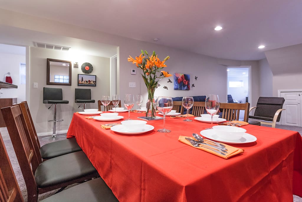 Our family celebrated Thanksgiving with 8 of us around this table. Worked great! All table service and linens are found in the kitchen and yours to use.