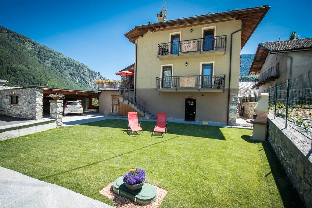 intero stabile,area verde e parking....
