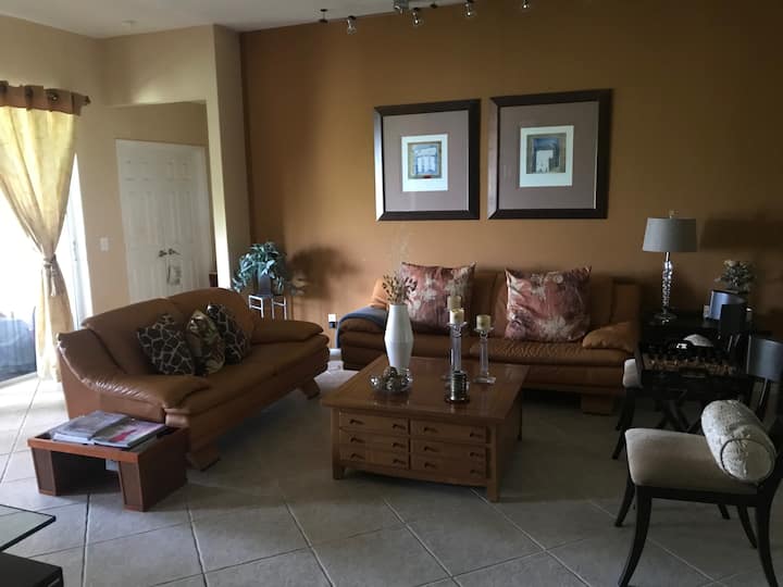 1 private room longer stays/ beautiful clean home