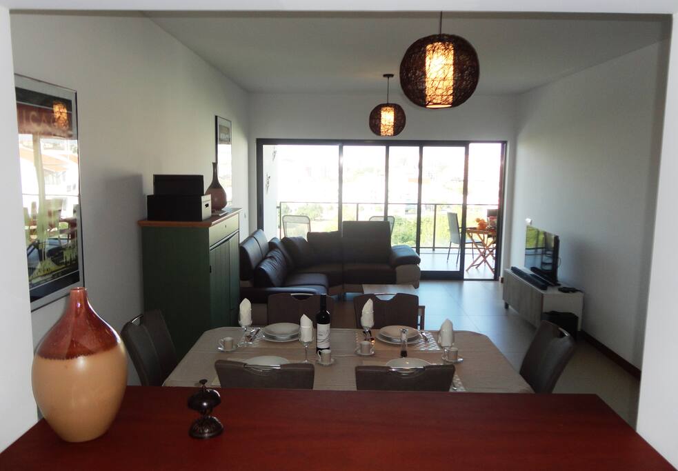Dining and lounge
