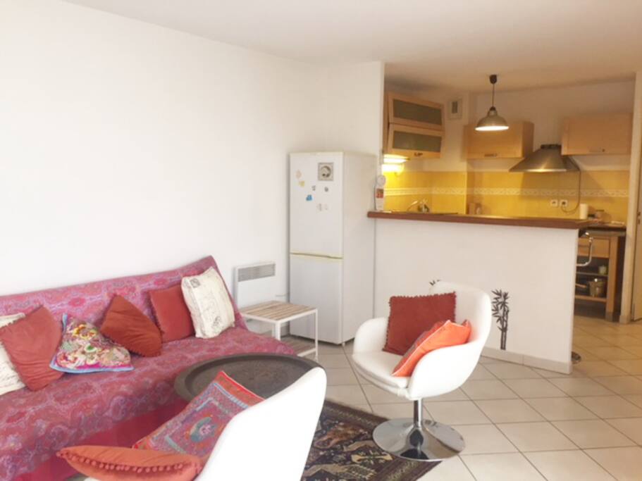 Salon sur cuisine ouverte
