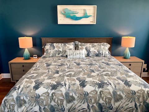 Family Friendly - Ocean Views - 1/2 Block to Beach