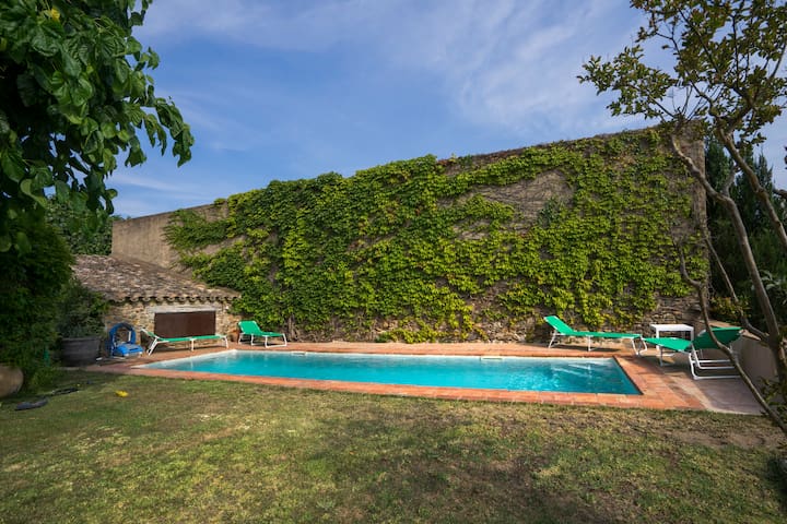 Masia Catalana con encanto en la Costa Brava gallery image 3