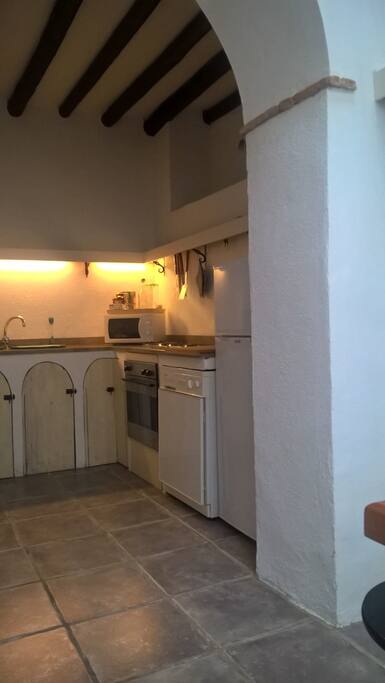 Well equipped kitchen