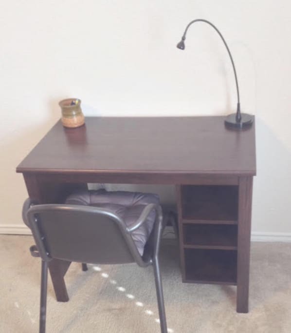 Work Desk for your Computer with WiFi