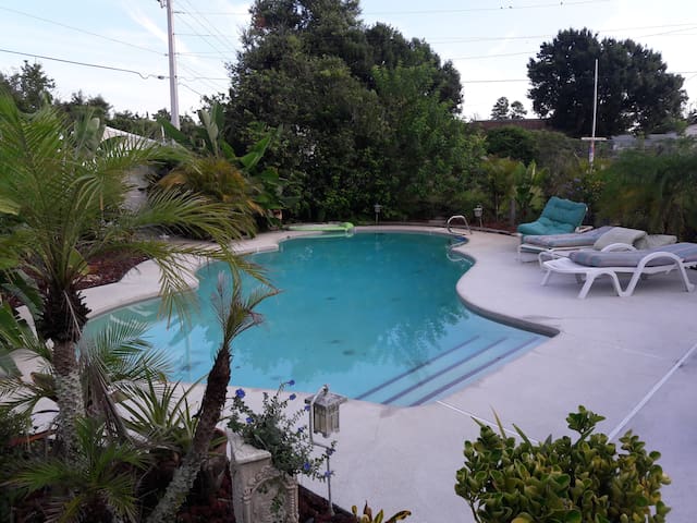 twin bed with hot tub and pool