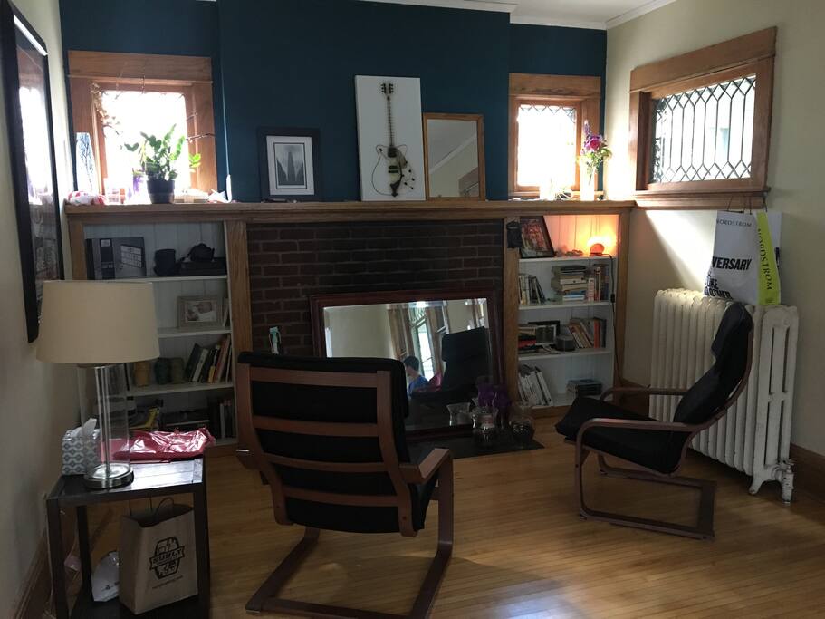 Additional seating area with non-functioning fireplace