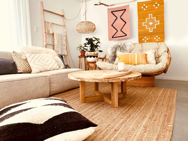 Family friendly – central, Netflix, pool, Kayo