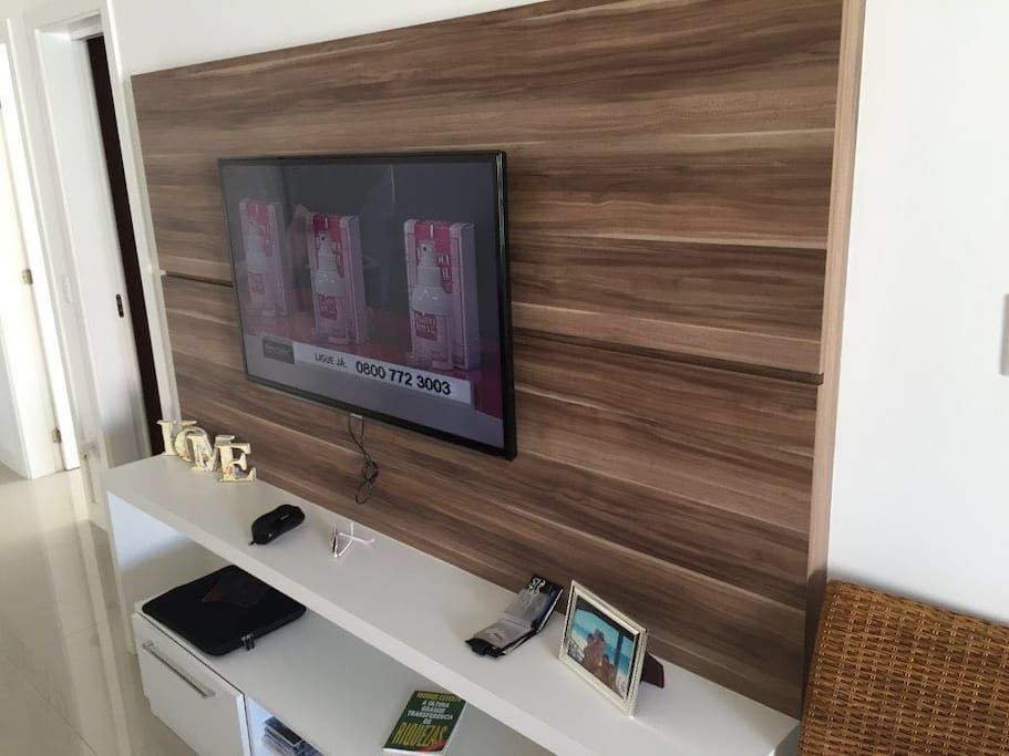 Tv na sala e na suíte master
