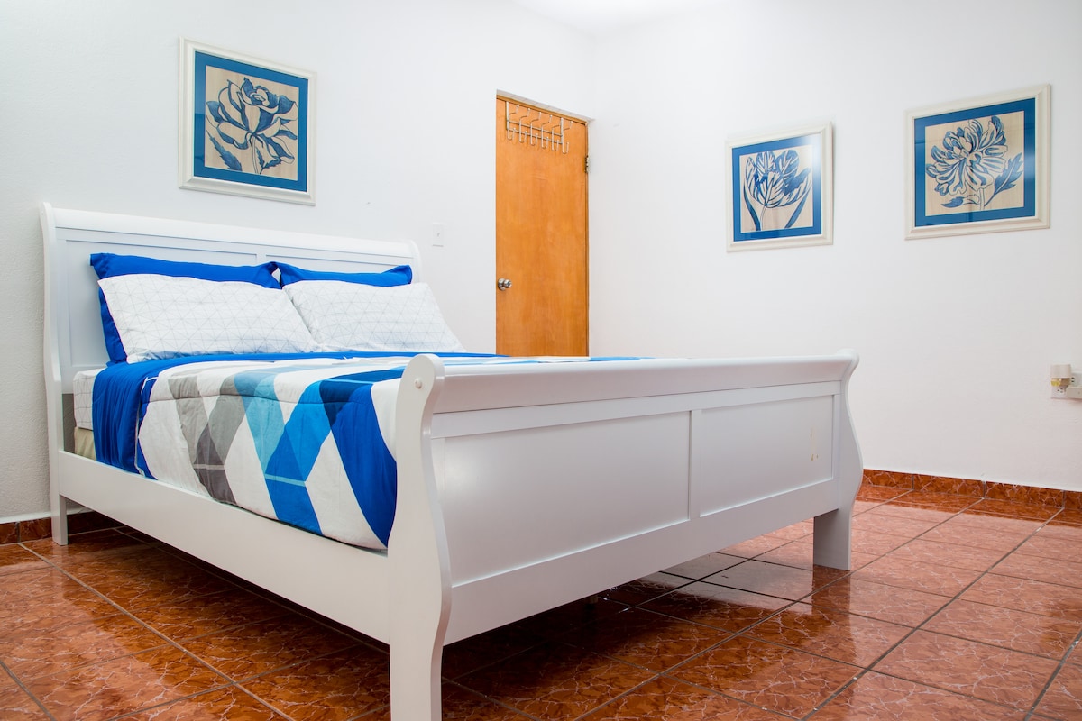 Habitación privada con cama de dos plazas