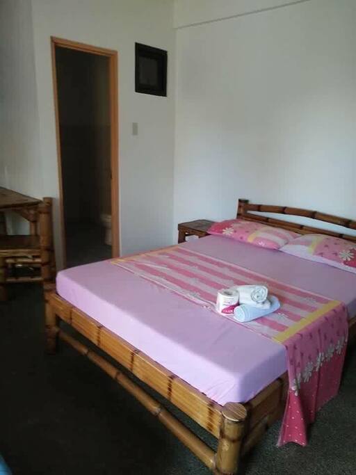 Queen size bed room