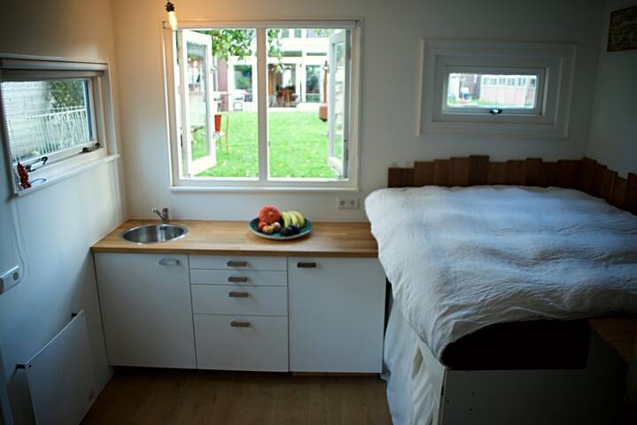 A beautiful 4 bedrooms family house with a garden gallery image 5