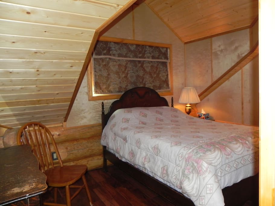 Guest bedroom