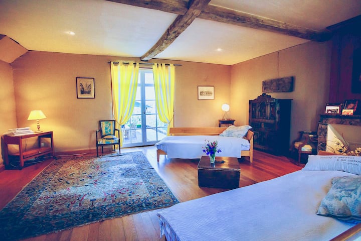 Chambre (numéro 1) avec 2 lits simples, rez-de-chaussée