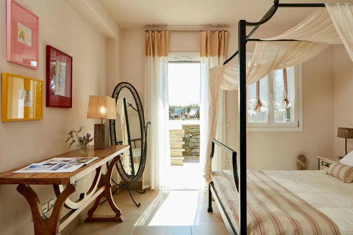 Diles & Rinies 7BDR Private Pools Villa sleeps 19 gallery image 4