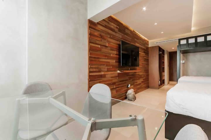 Brand New. Cozy Modern Studio Suite (Hotel Zone) - Cancún