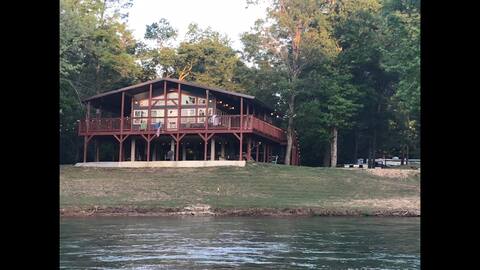 Gorgeous Riverfront 5 Bedroom 2 Bath/Current River