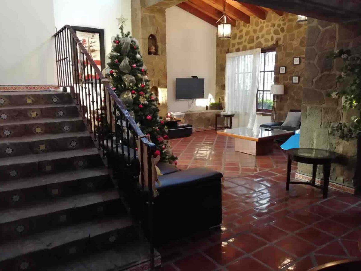 Propiedad de Airbnb exitosa: Enjoy, have fun and rest. SANITIZED house en Cuernavaca