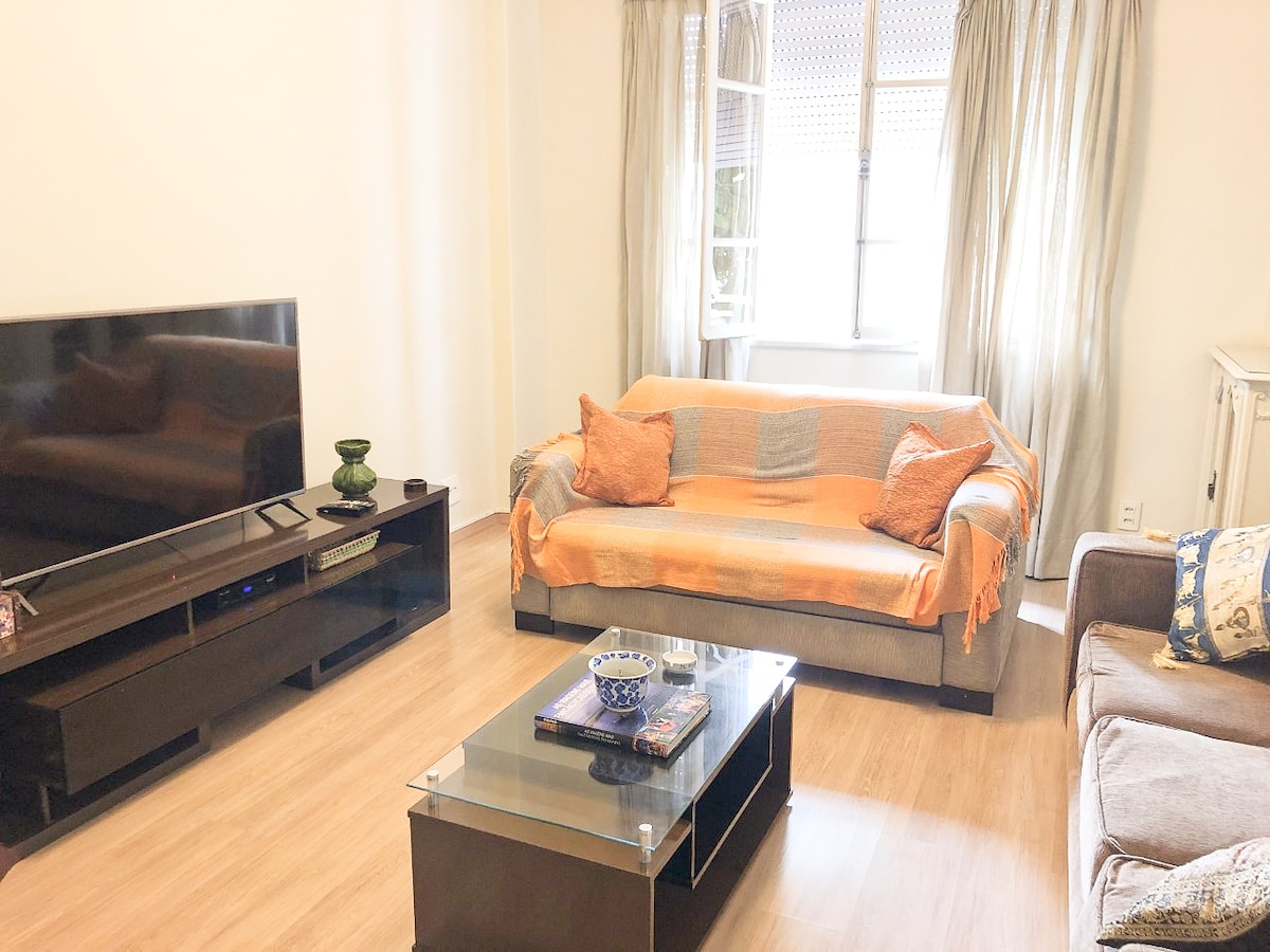 Top Airbnb: Copacabana | 125 m² | Posto 5 | Sea View | 3 Bedrooms em Copacabana