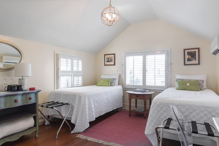 Private Loft Right on Atlantic Avenue