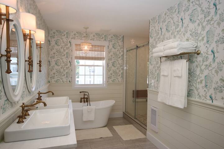 Gull’s Landing Guest Cottage gallery image 3