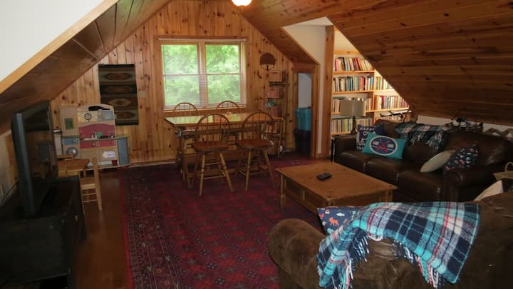 木屋-阁楼起居区