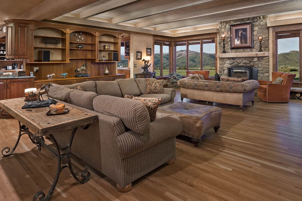 Large Living Room with Fireplace