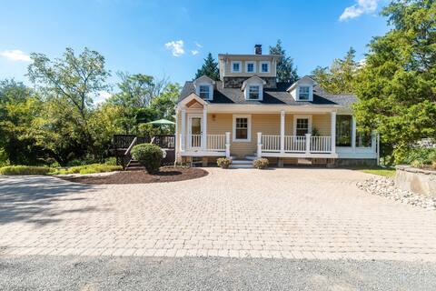 Beautiful 5BR/3.5BA Cape Cod Home + Park Views ❤