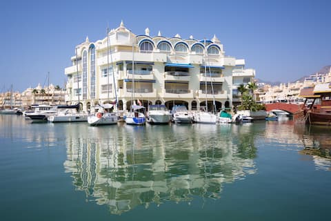 Top performing Airbnb: Luxury Marine in Benalmádena