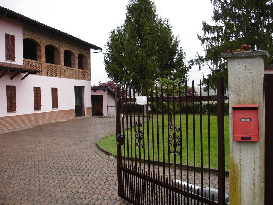 ENTRATA CORTILE