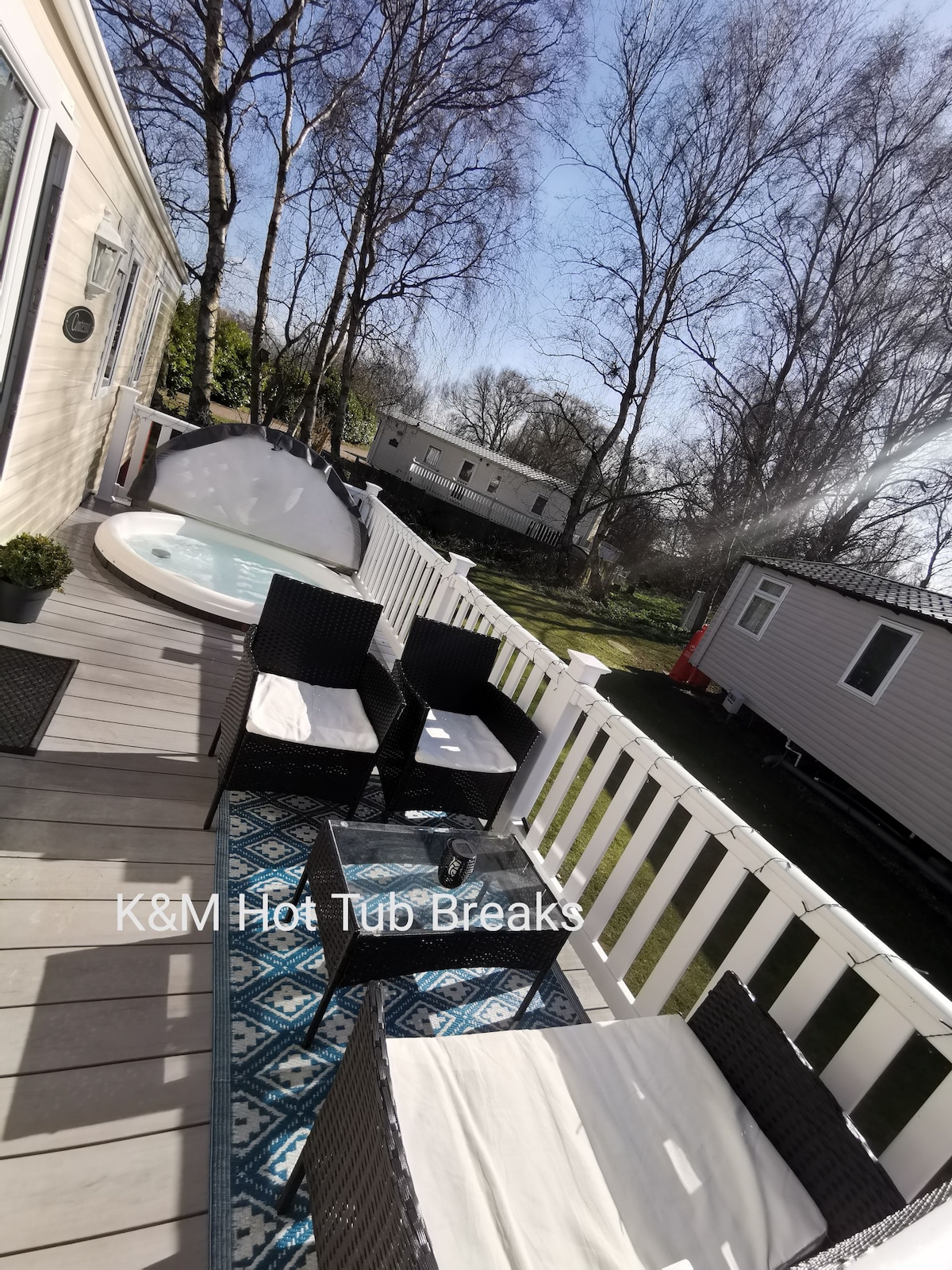 K&M Hot Tub Breaks At Tattershall Lakes, 6 berth Vacation homes for Rent in Tattershall