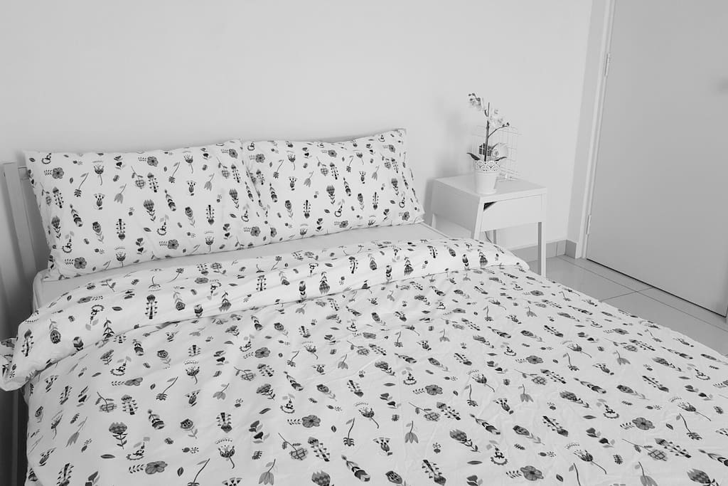 Queen bed