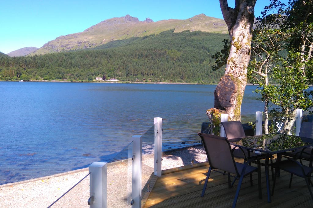 BREAKFAST ON THE WATER !