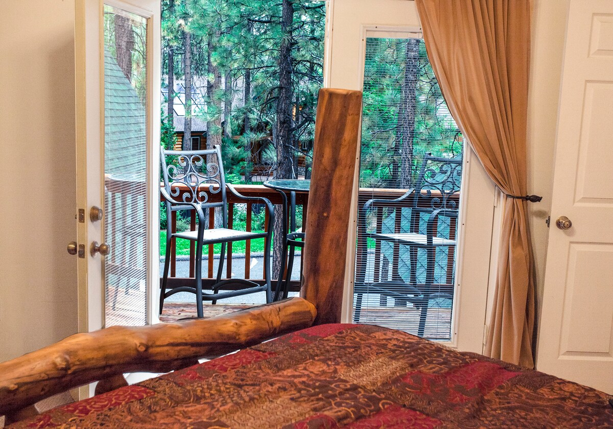 תיהנו מהמרפסת הפרטית שלכם ליד חדר השינה הראשי