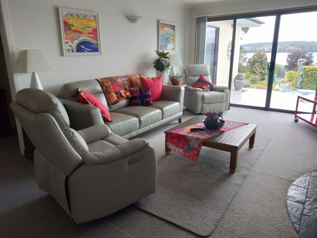 Large Waterfront 2 bedroom home. gorgeous views gallery image 4