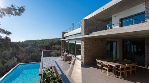 Luxury beachfront Villa Starlett