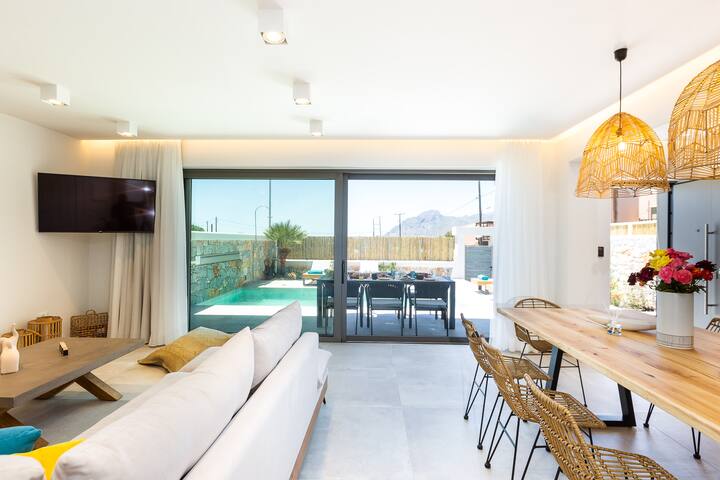 Villa Smili-Naiades/3 bedrooms, luxury, beachfront gallery image 4